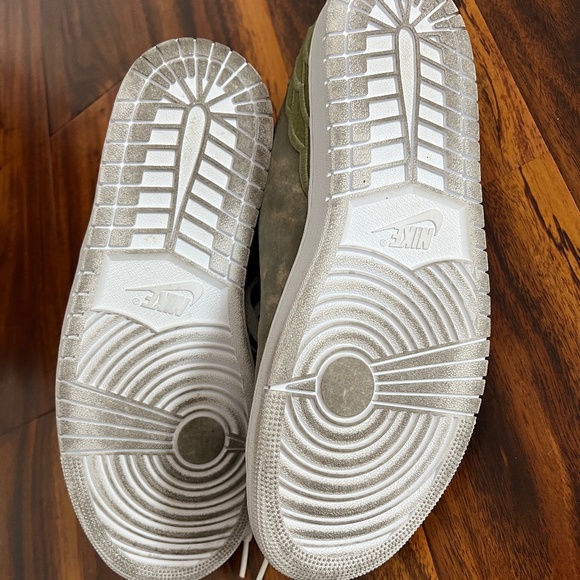 Men's NIKE Air Jordan 1 Centre Court Oil Green Leather Low Top Sneakers Shoes 10 - Picture 7 of 8